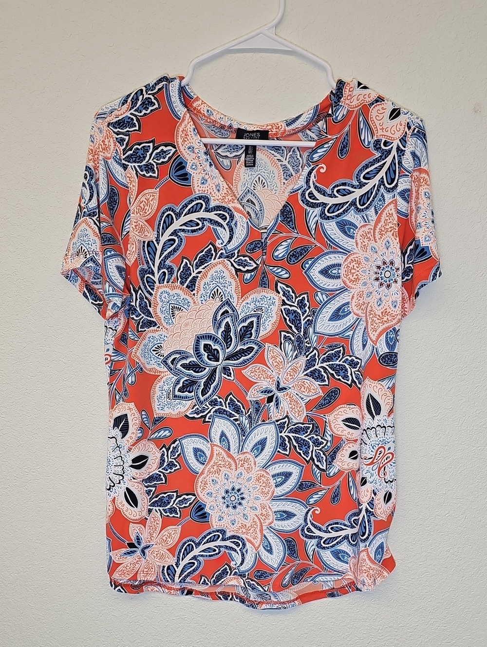 Jones New York Coral, Navy & White Floral V-Neck Short Sleeve Top